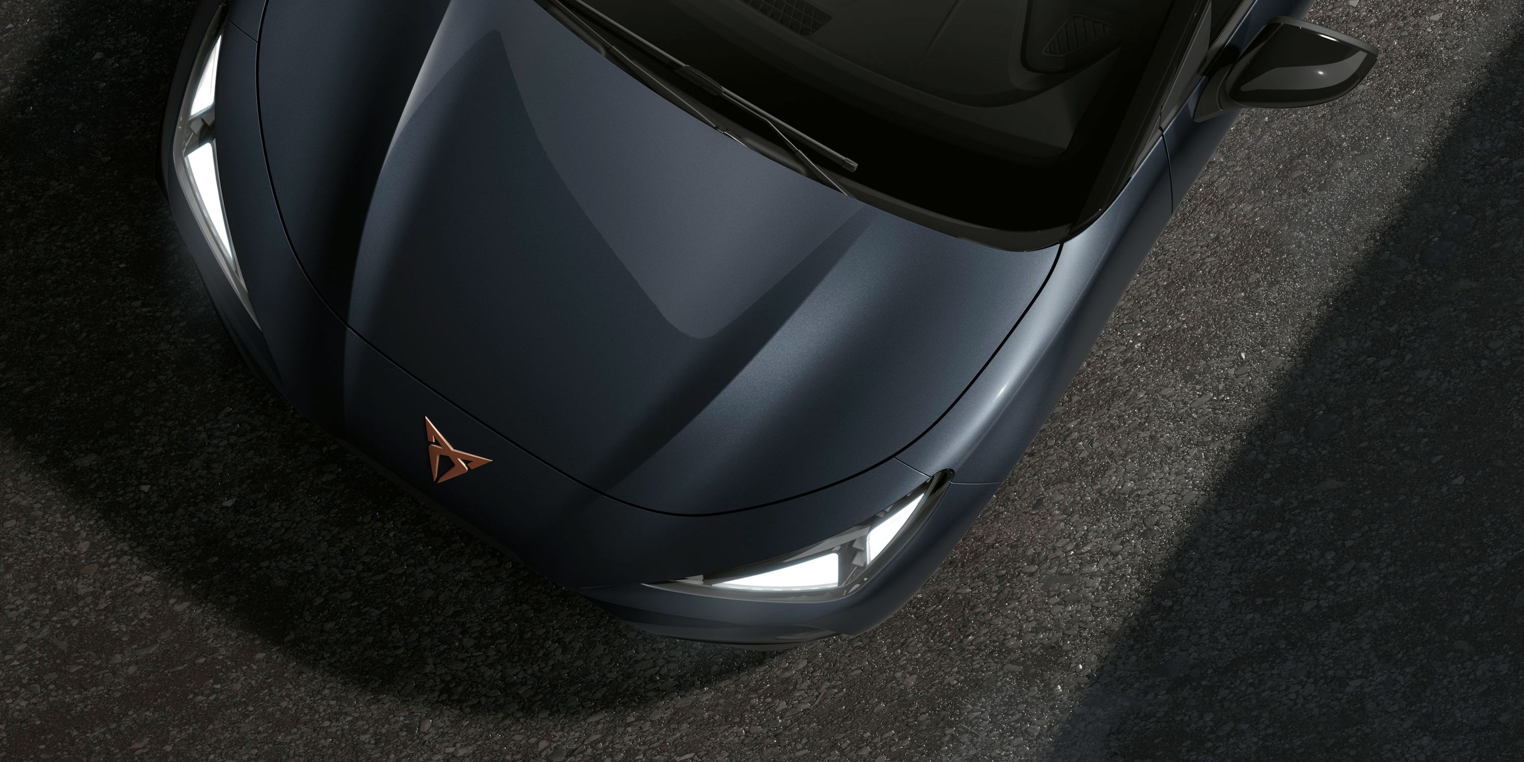 CUPRA Raval v magnetno sivi kovinski barvi