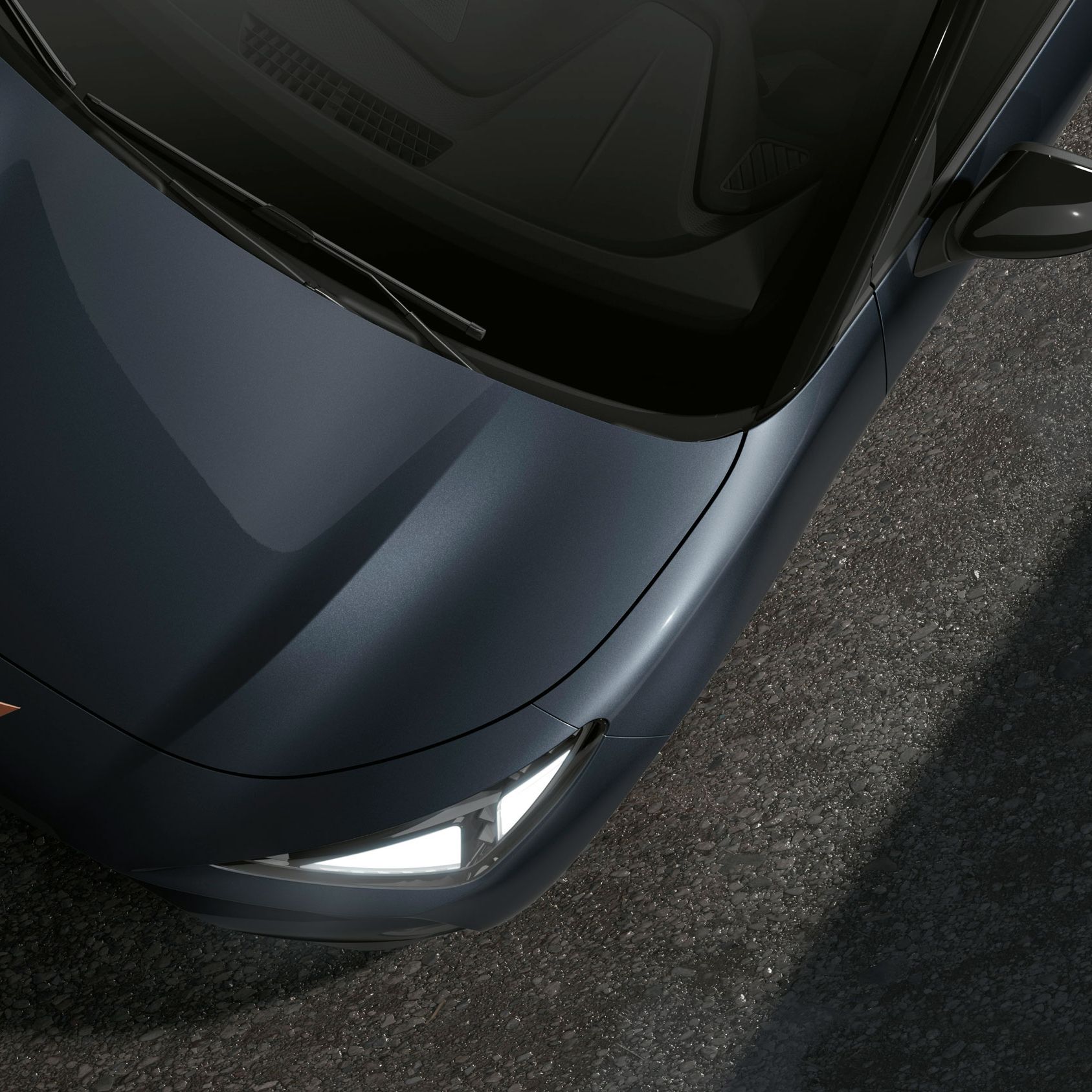 CUPRA Raval v magnetno sivi kovinski barvi