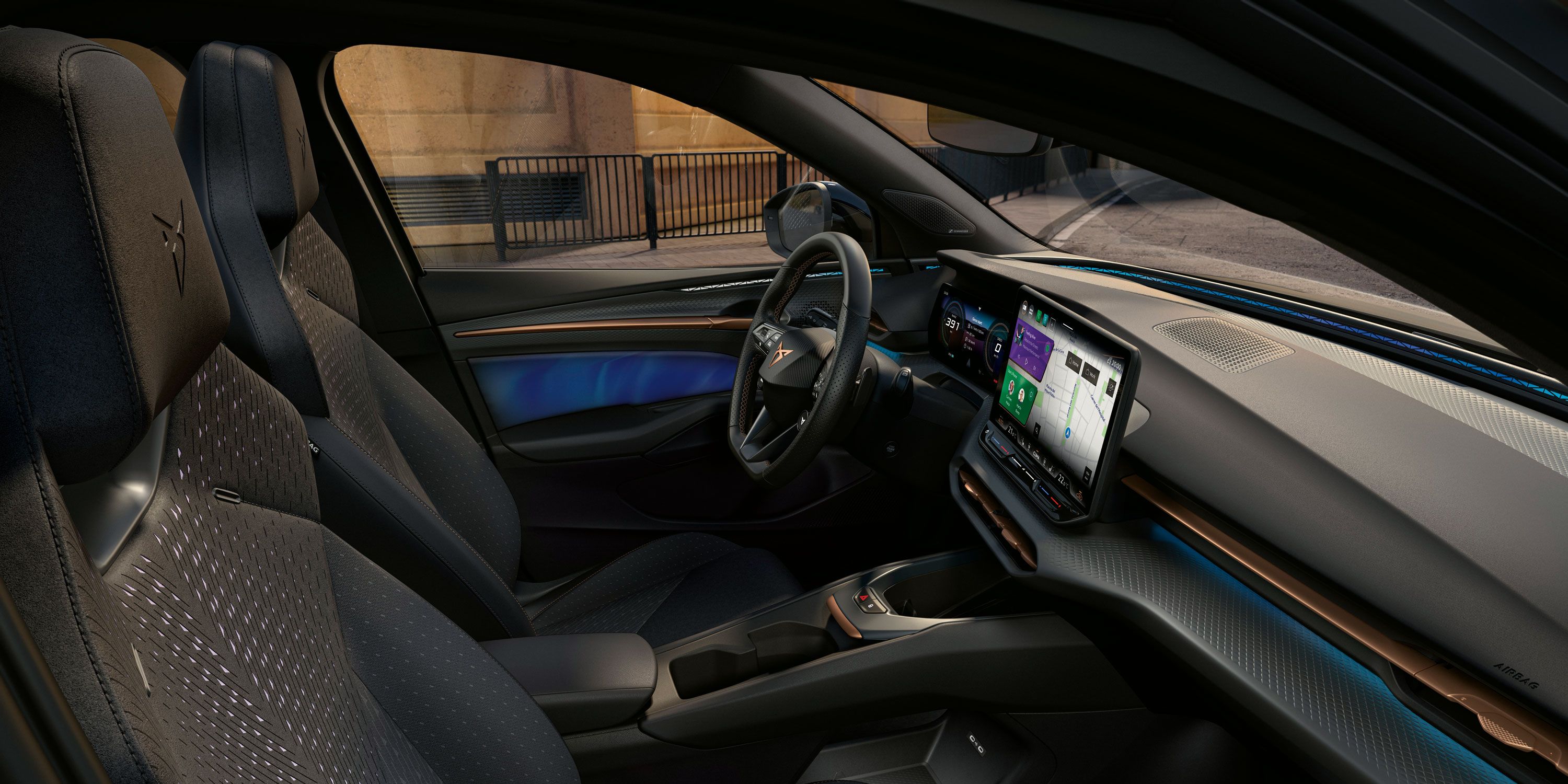 Pogled v notranjost CUPRA Ravala 