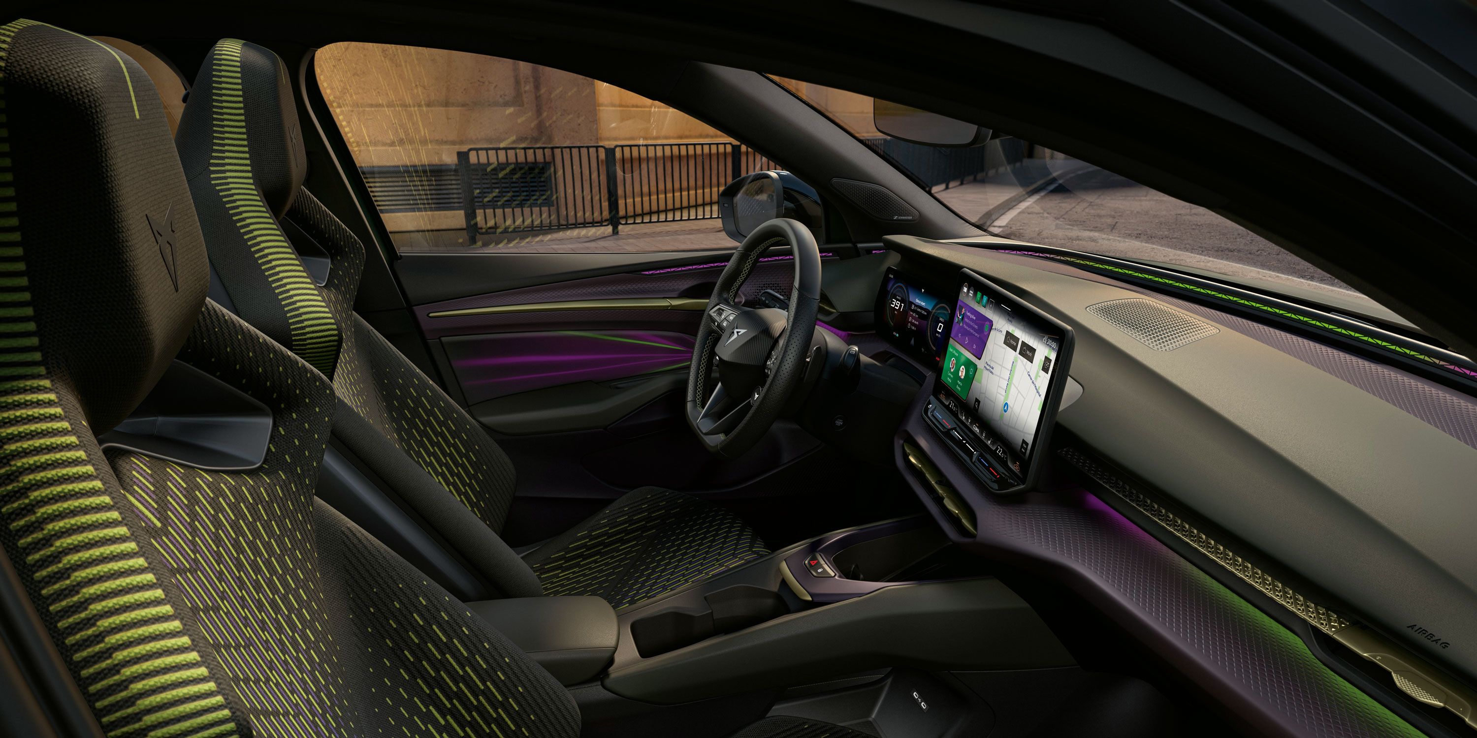 Pogled v notranjost CUPRA Ravala 