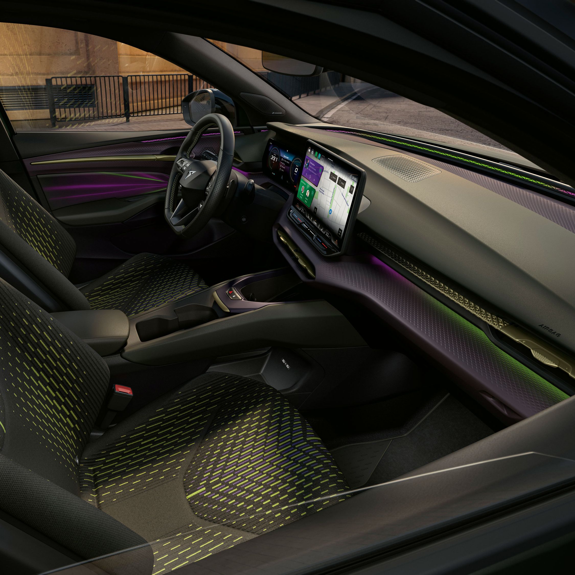 Pogled v notranjost CUPRA Ravala 