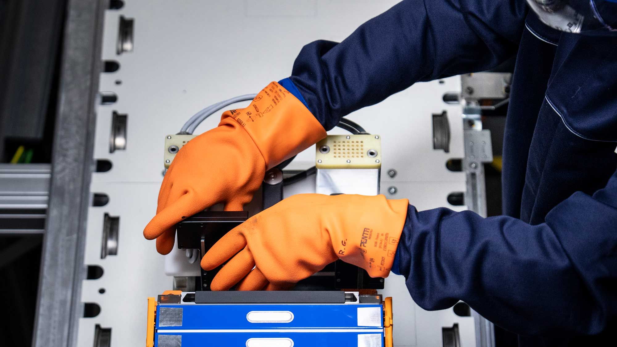 Proizvodnja baterij v Martorellu predstavlja prelomnico v več pogledih. Glavna inovacija je uvedba koncepta »Cell2Pack«, pri katerem so celice neposredno združene v tri sklope
