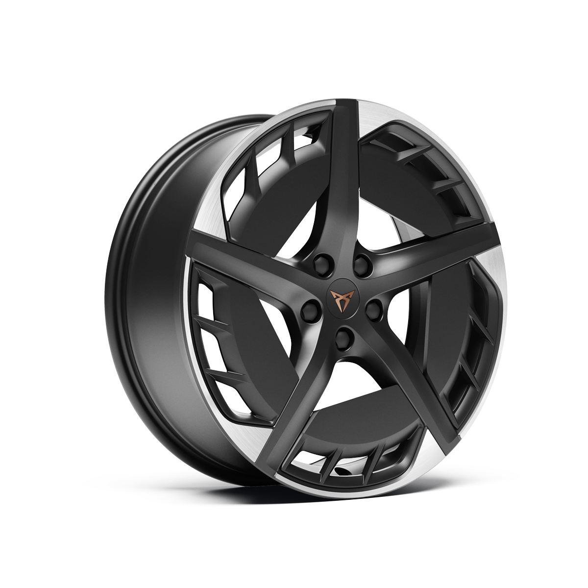 Podroben pogled na kolo avtomobila CUPRA Born s petimi temnimi kraki. Kraki so oblikovani v aerodinamičnem dizajnu, s svetlimi robovi. Kolo je brez pnevmatike.